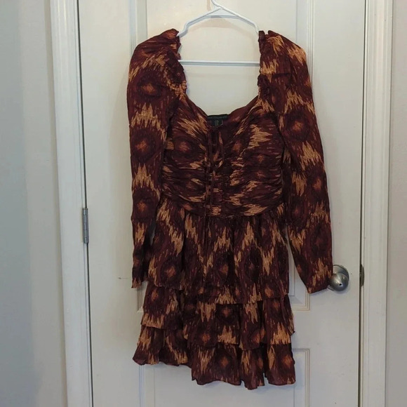 HOUSE of Harlow 1960 dress long Ballon sleeve lined Layered Burgundy - Picture 2 of 7